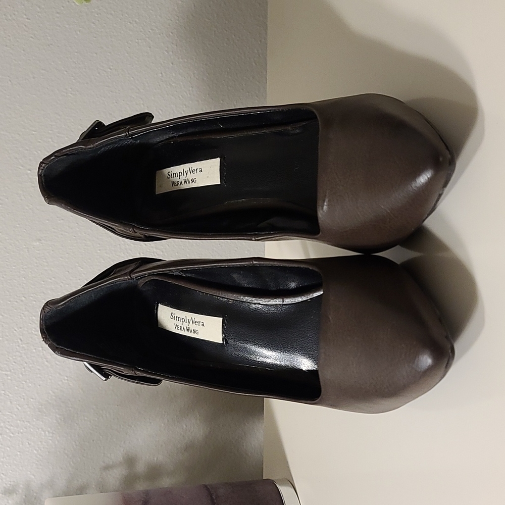 BRAND NEW Vera Wang Heels!
